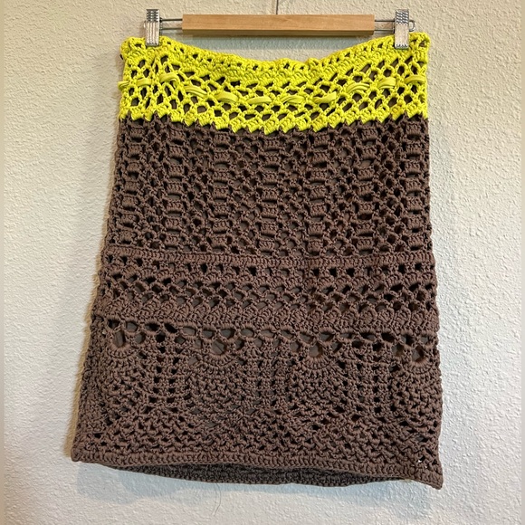 Poleci crochet lined skirt brown yellow size medium - Picture 2 of 4